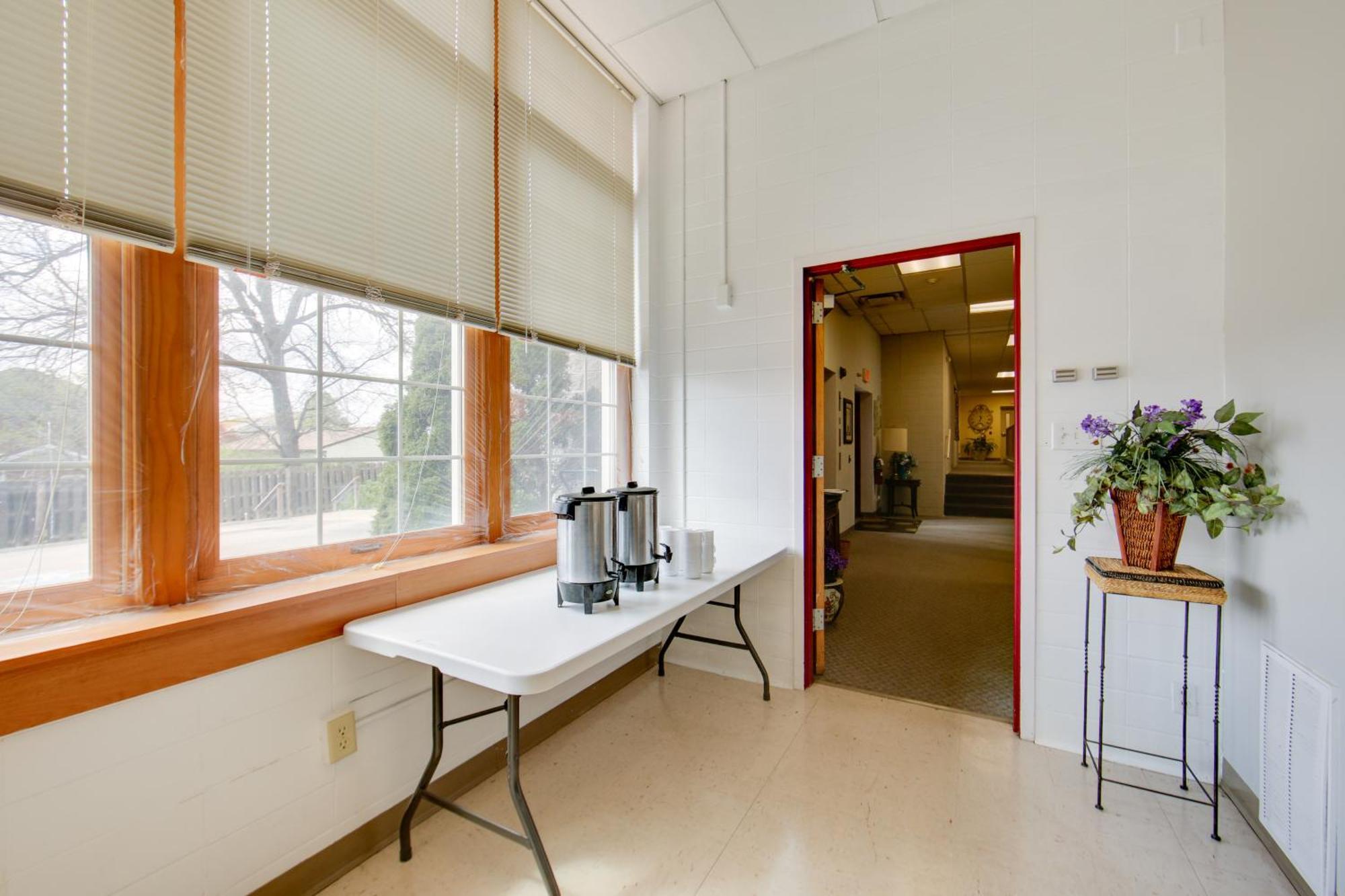 Apartment Cozy With Shared Amenities